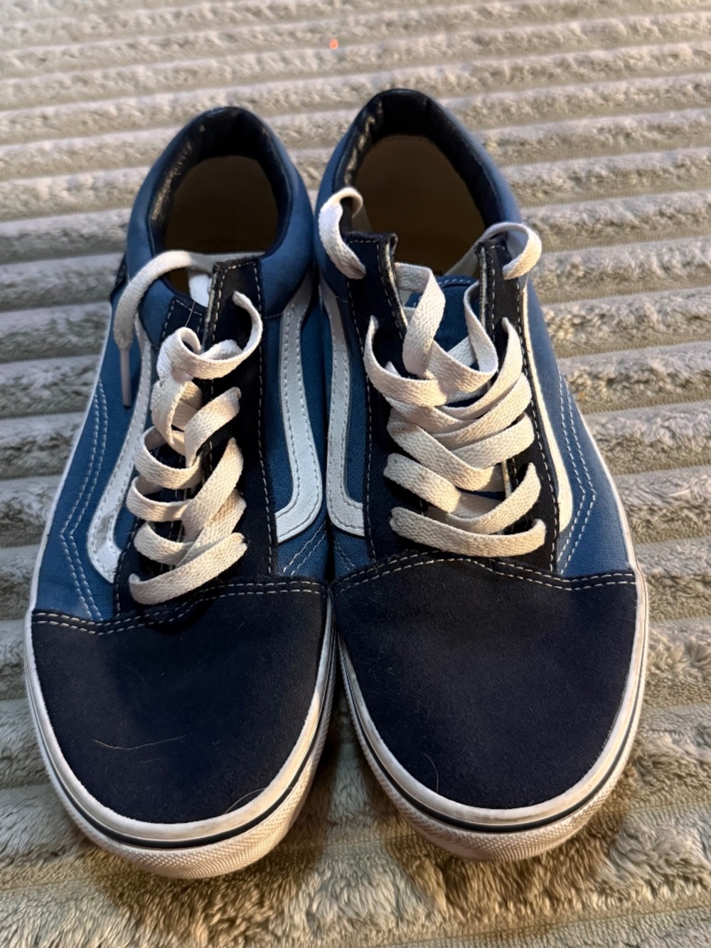 Vans Old Skool Navy Blue & White Low Top Lace-Up Skate Sneakers